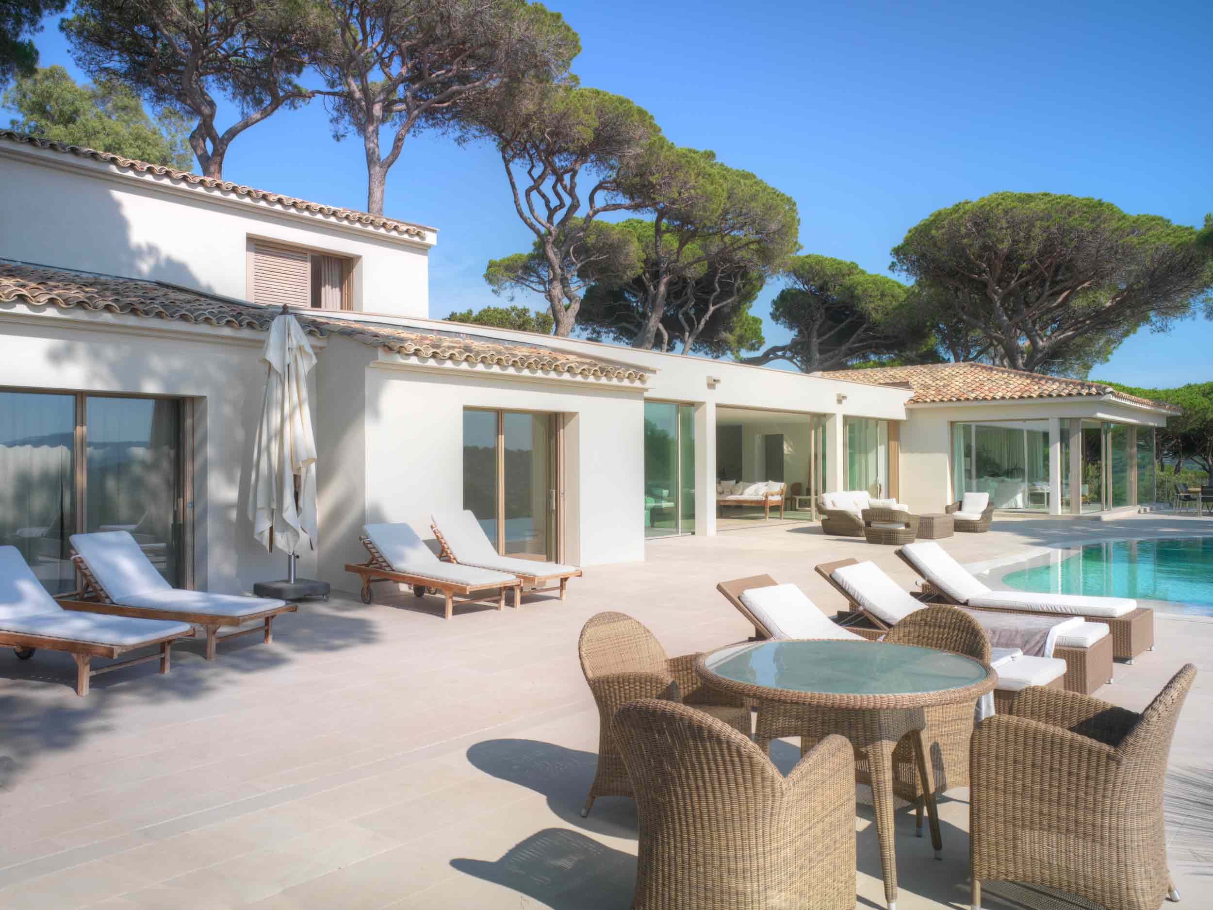 villa-saint-tropez-patio-carminati